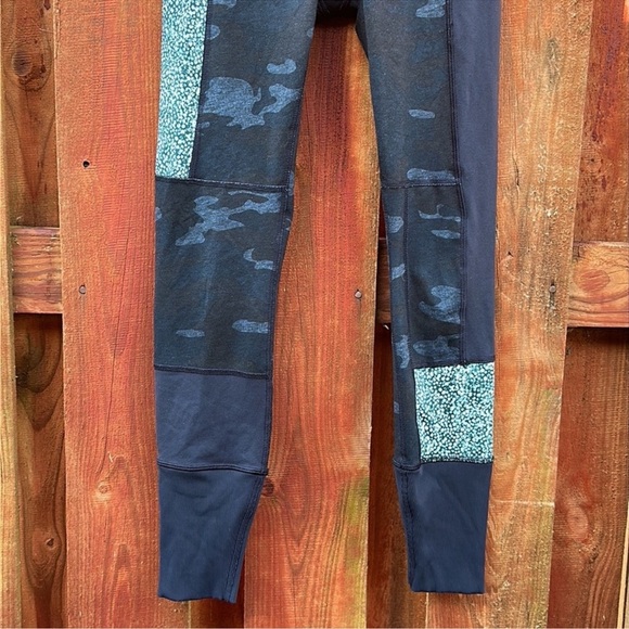 Lululemon Athletica Navy Leggings Size 4 - Picture 9 of 11